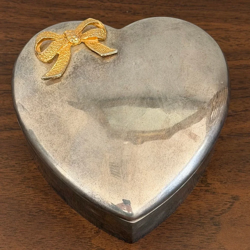 Vintage Silver Heart Jewelry Box Gold Bow‎ Cottagecore Coquette Lid Small